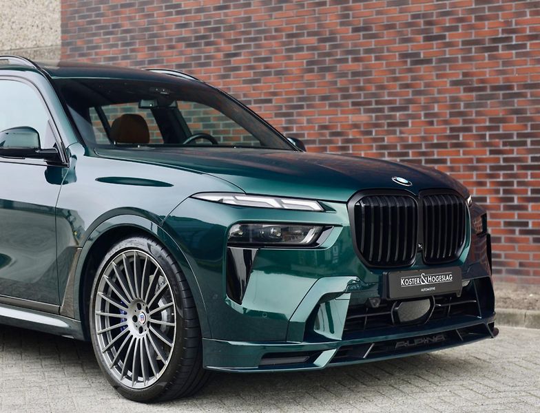 BMW X7 (2023) ALPINA XB7 4.4 V8 Skylounge - fotka 16 z 52