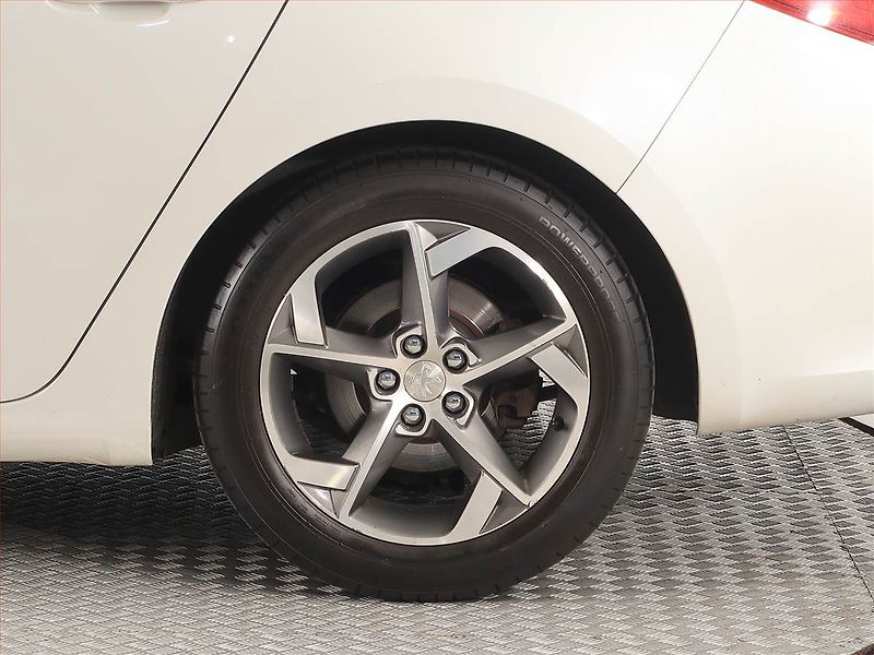 Peugeot 508 (2017) Allure 2.0 BlueHDi, Automat - fotka 15 z 19