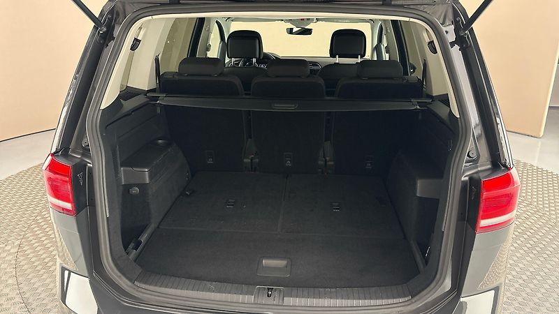 Volkswagen Touran 1.5 TSI Comfortline - fotka 17 z 26
