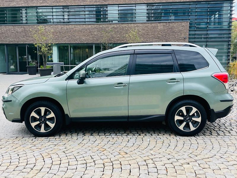 Subaru Forester 2.0i 1.MAJITEL TAŽNÉ SERVISKA - fotka 18 z 48