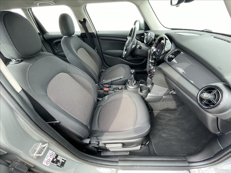 Mini Cooper 1,5 ACC+PDC - fotka 16 z 22