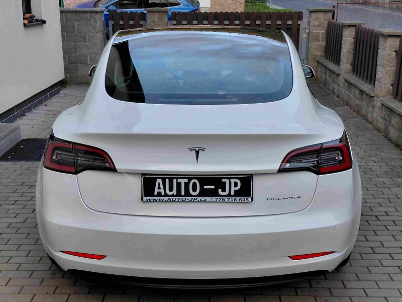 Tesla Model 3 (2021) AWD Long Range - fotka 3 z 10