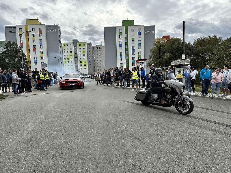 Do táborského areálu Komora se v sobotu sjelo kolem 250 vozidel.