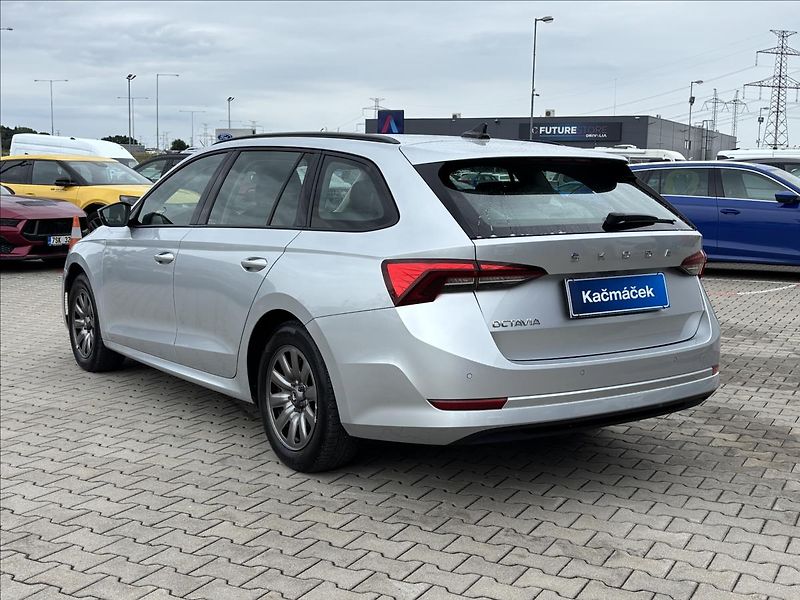 Škoda Octavia 2,0 TDI 85kW Ambition MAN - fotka 3 z 31