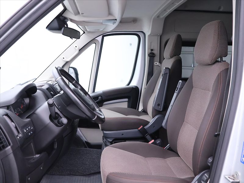 Citroën Jumper 2,0 HDi 120kW 8-Míst DPH Klima - fotka 11 z 31