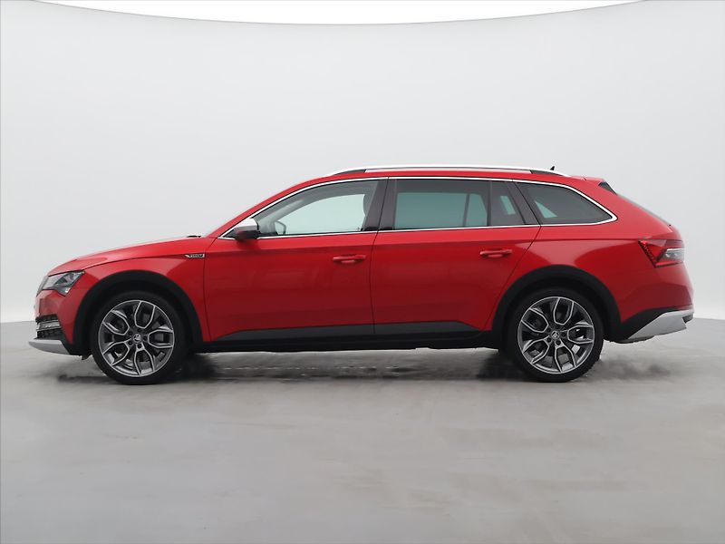 Škoda Superb 2.0 TSI 206KW 4X4 SCOUT CZ - fotka 4 z 39