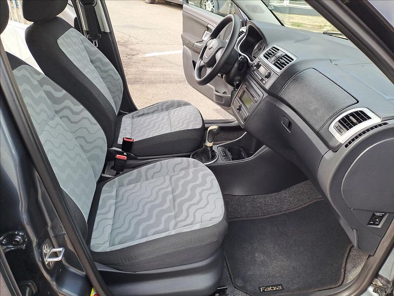 Škoda Fabia 1,4 i DIGIKLIMA - fotka 8 z 13