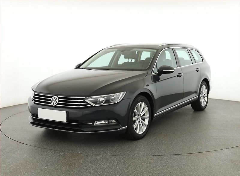 Volkswagen Passat (2018) 2.0 TDI, Automat, Serv.kniha - fotka 2 z 20