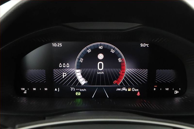 Škoda Kamiq (2025) 1.0 TSI - fotka 9 z 21