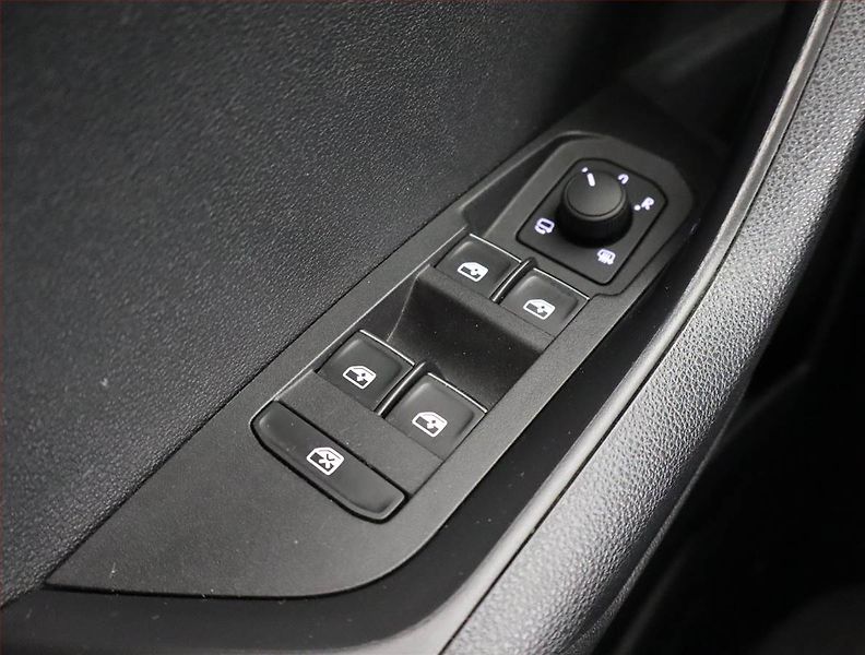 Škoda Karoq (2019) Style Plus 1.5 TSI - fotka 15 z 24