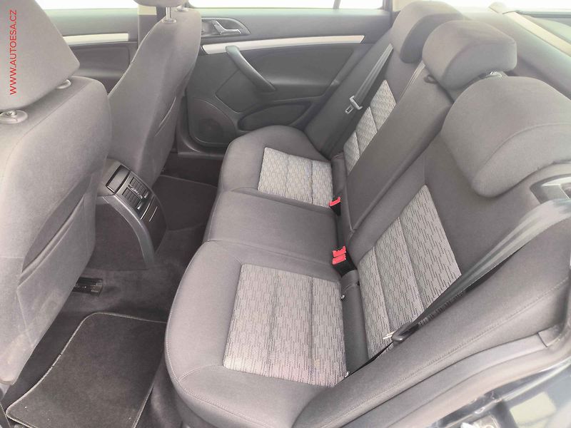 Škoda Octavia (2010) 1.4 TSi, Ambition, TZ - fotka 10 z 15