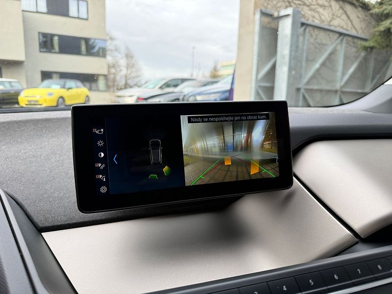 BMW i3 i3S, 120 Ah, Kamera, Panorama - fotka 15 z 28