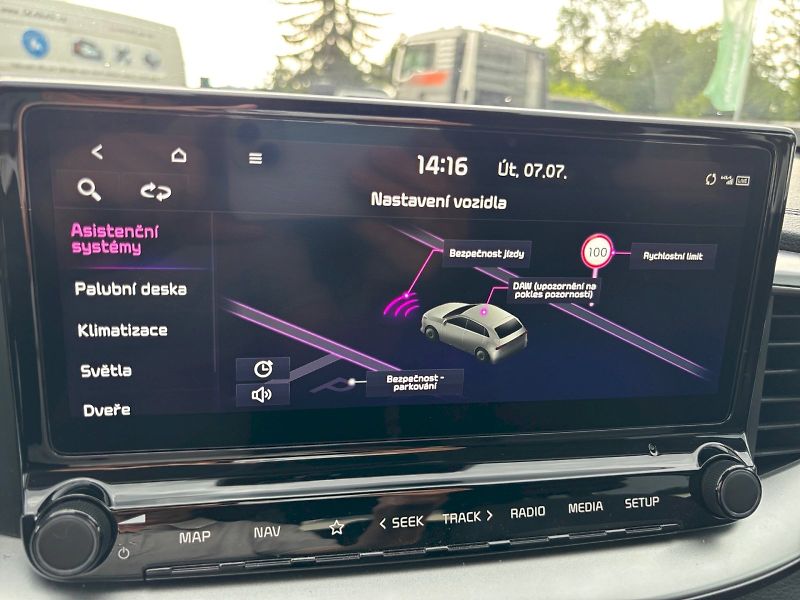 Kia Ceed (2025) 1.5 T-GDi TOP 7DCT - fotka 28 z 29