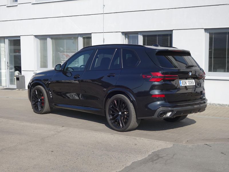 BMW X5 (2024) 40 d xDrive M Sport - fotka 3 z 20