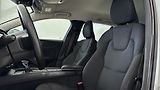 Volvo V60 (2018) D4 MOMENTUM + EL. TAŽNÉ - náhled 24