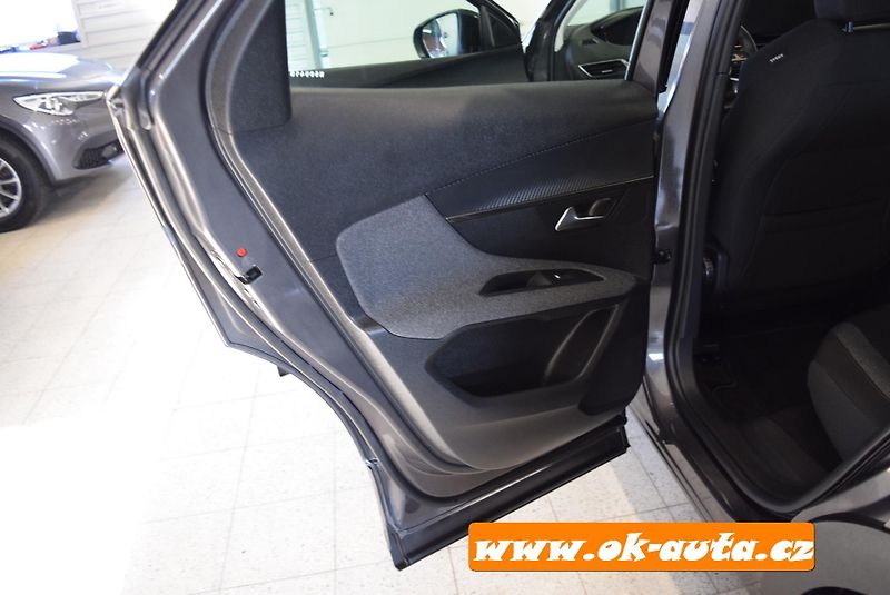 Peugeot 3008 1.5 HDI ACTIVE PACK 96 kW 2022 - fotka 25 z 61