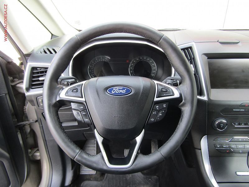 Ford S-MAX (2016) 2.0 TDCi 4x4, Titanium, AT - fotka 19 z 20