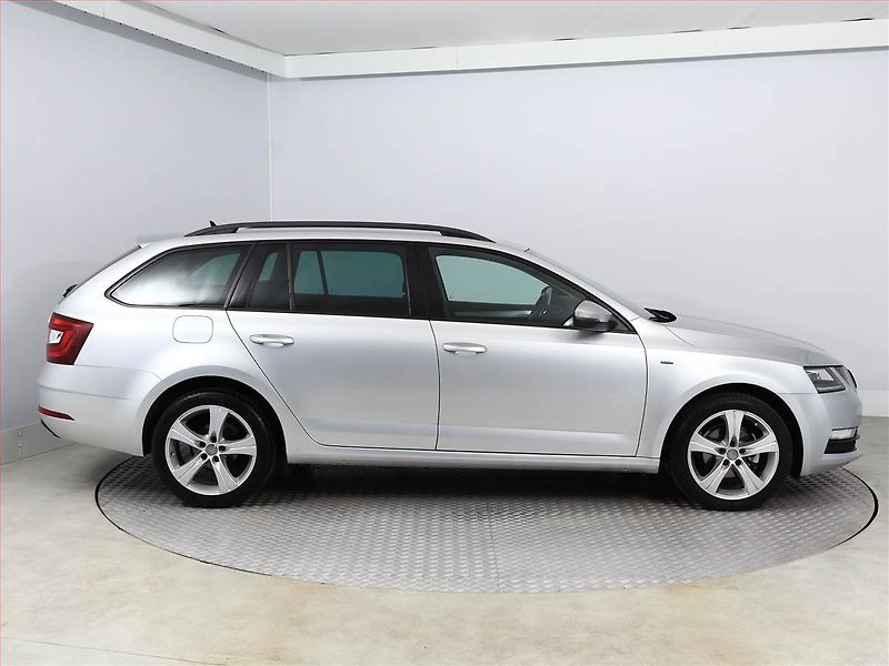 Škoda Octavia (2017) Ambition Plus 1.6 TDI, Navi - fotka 6 z 15