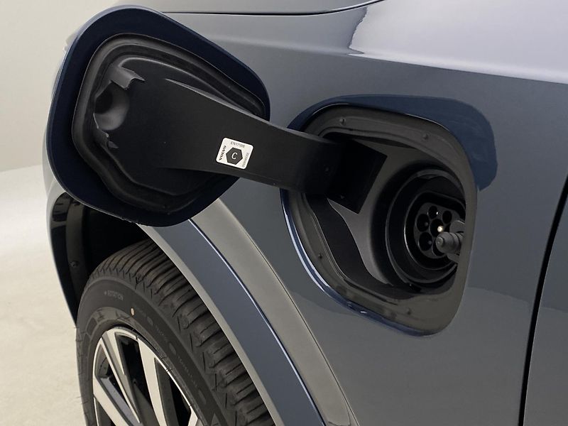 Volvo XC90 (2026) T8 AWD Plug-in CORE 7m - fotka 19 z 64