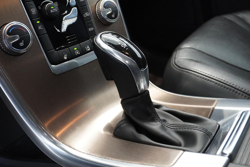 Volvo XC60 (2015) XC60  2,0 D4 AUTOMAT - fotka 15 z 30
