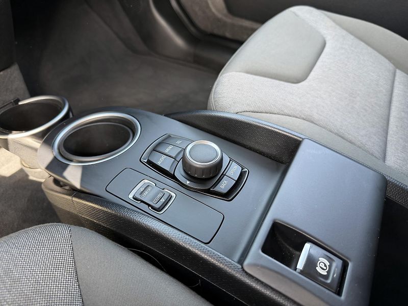 BMW i3 (2016) 60ah 125 kW - fotka 18 z 23