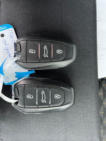 Opel Crossland X 1.2 Ultimate, Automat, Tažné - fotka 22 z 22