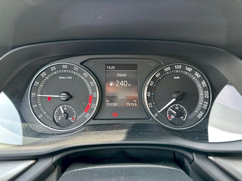 Škoda Octavia (2024) 2.0 TDI 85kW Ambition Combi - fotka 12 z 23