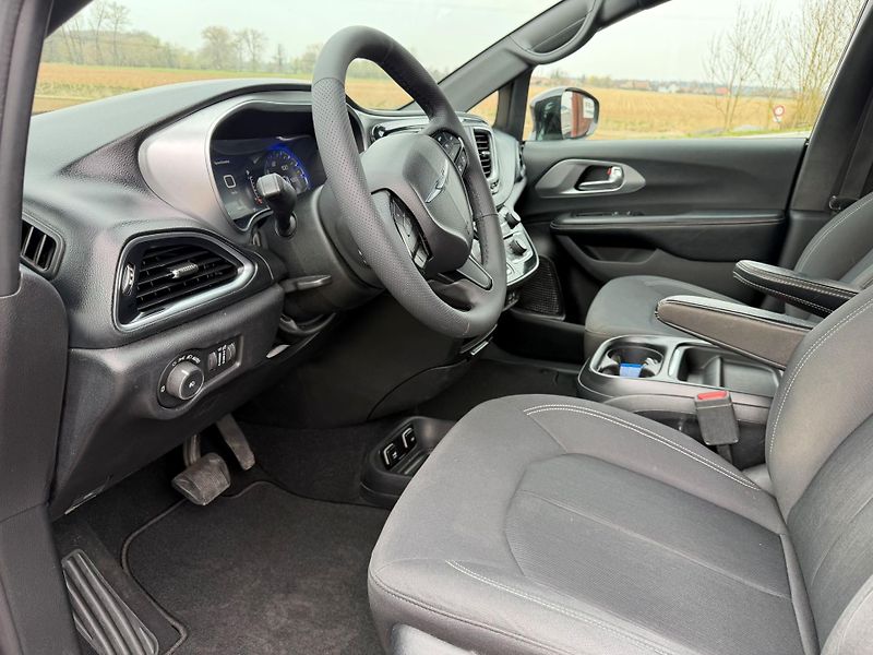 Chrysler Pacifica (2019) 3,6 Pentastar S Radar 360 2019 - fotka 16 z 20
