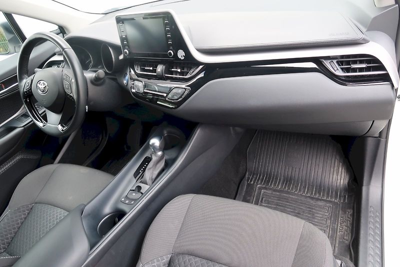 Toyota C-HR (2022) 1,8 Hybrid 90kW e-CVT Comfort - fotka 14 z 34