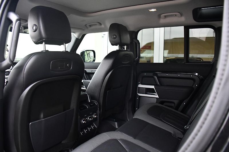 Land Rover Defender 110S D240 AWD MERIDIAN ČR - fotka 20 z 45