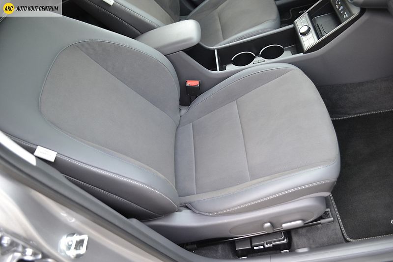 Hyundai Kona 1.0T-GDI DCT STYLE ECO TT - fotka 11 z 54