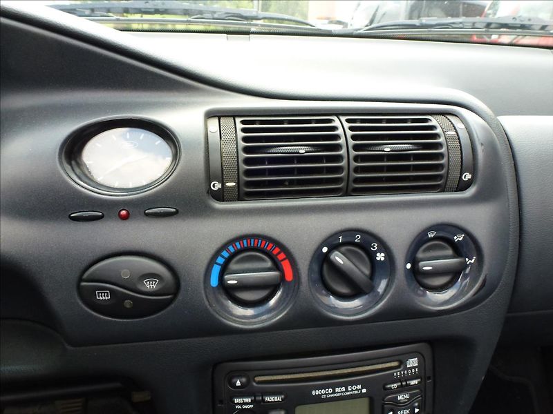 Ford Escort 1,6 16V El.střecha,klimatizace - fotka 28 z 41