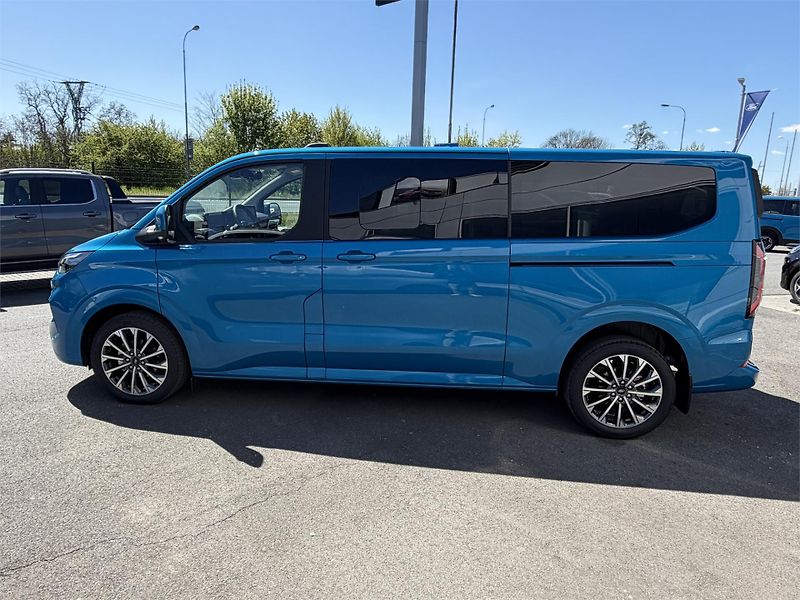 Ford Tourneo Custom (2025) Titanium X L2, Tourneo, 2.0 Ec - fotka 6 z 22