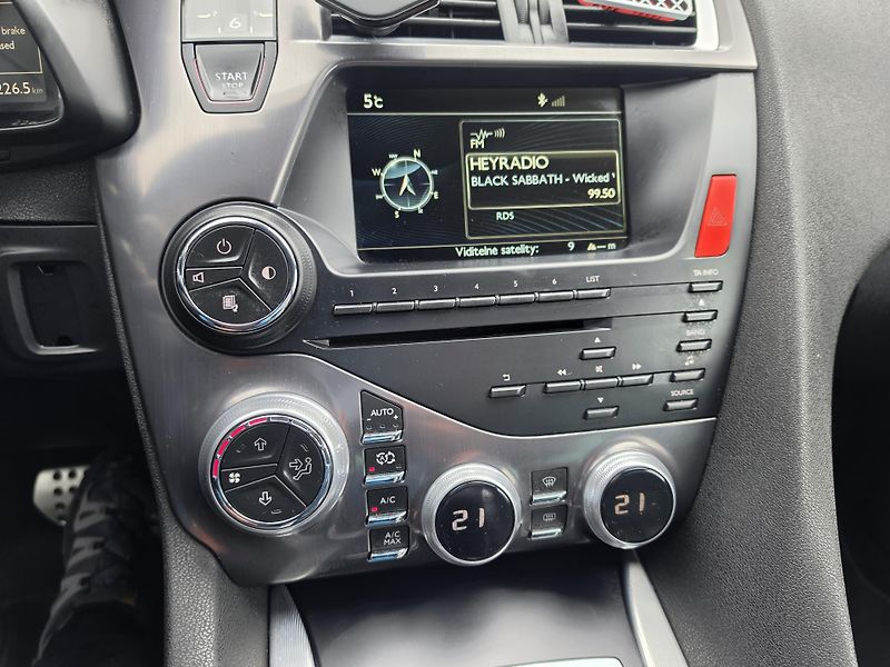 Citroën DS5 2 0 HDI Panorama Automat  - fotka 19 z 33