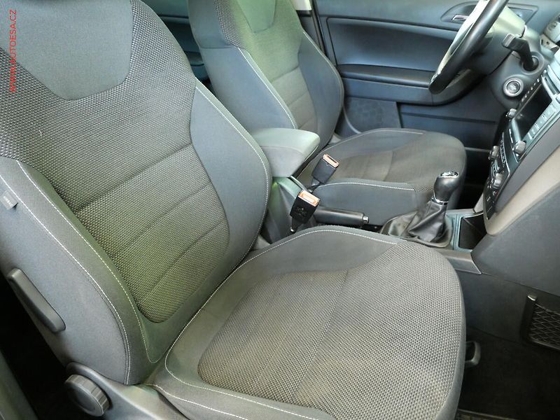 Škoda Yeti (2014) 2.0TDI, ČR, Xenon, AC - fotka 11 z 24