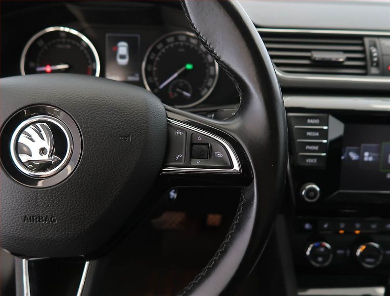 Škoda Superb (2015) Style 2.0 TDI, Automat, Kůže - fotka 21 z 27