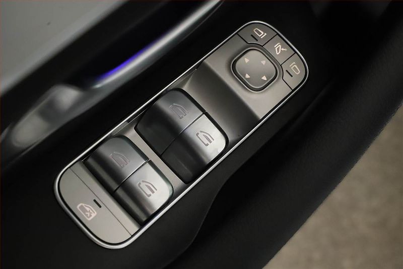 Mercedes-Benz GLS (2024) 450 4MATIC - fotka 23 z 26