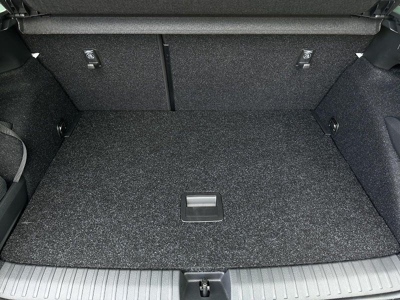 Škoda Kamiq 1.0TSi DSG Monte Carlo 116PS M - fotka 39 z 42