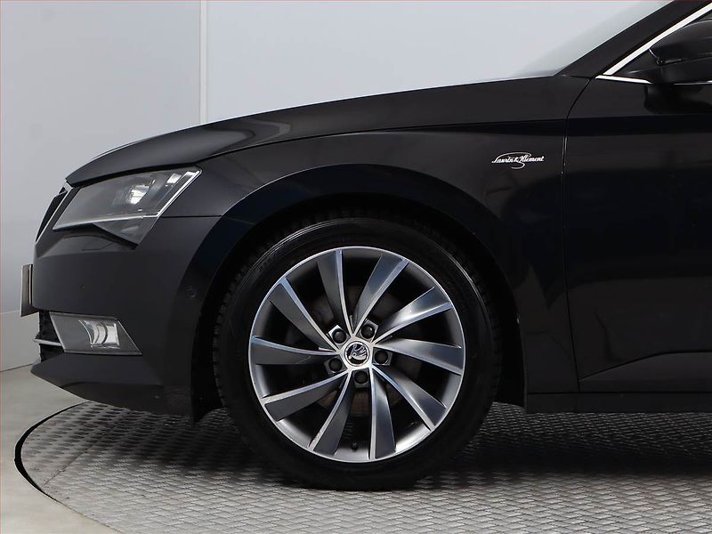 Škoda Superb (2017) Laurin&Klement 2.0 TDI 4x4 - fotka 13 z 24