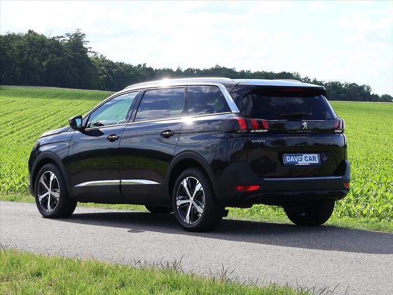 Peugeot 5008 1,2 PT Aut. Allure 7-Míst DPH - fotka 5 z 39