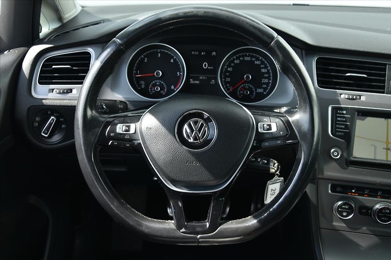 Volkswagen Golf 2.0TDi 110kW LOUNGE COMFORT - fotka 14 z 24
