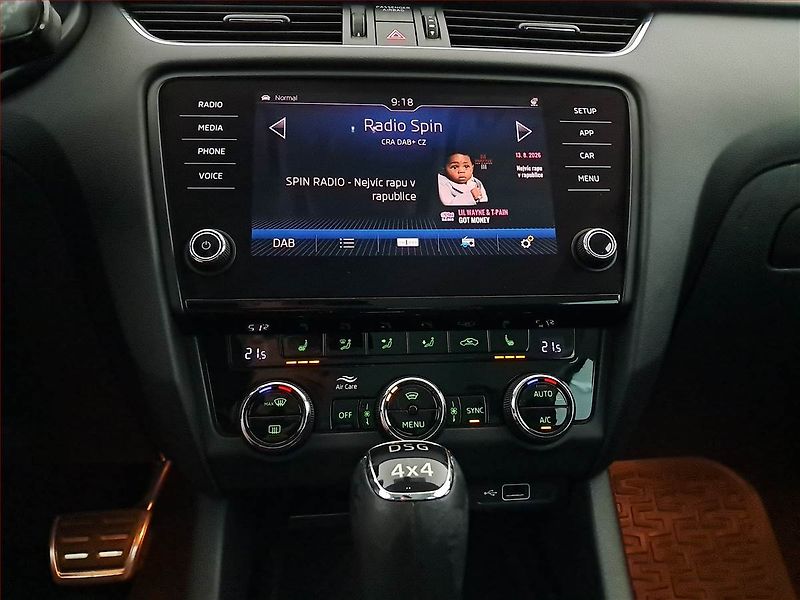 Škoda Octavia (2019) Scout 2.0 TSI, 4X4, Automat - fotka 12 z 18