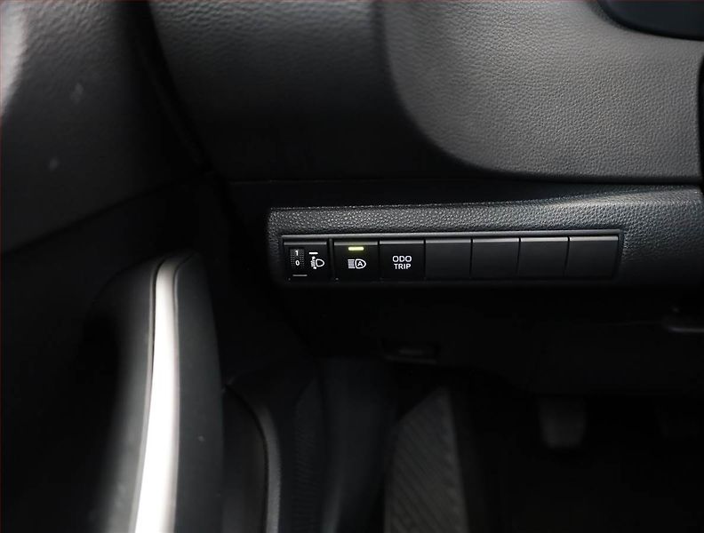 Toyota Corolla (2024) 1.5 VVT-i, Serv.kniha - fotka 16 z 20