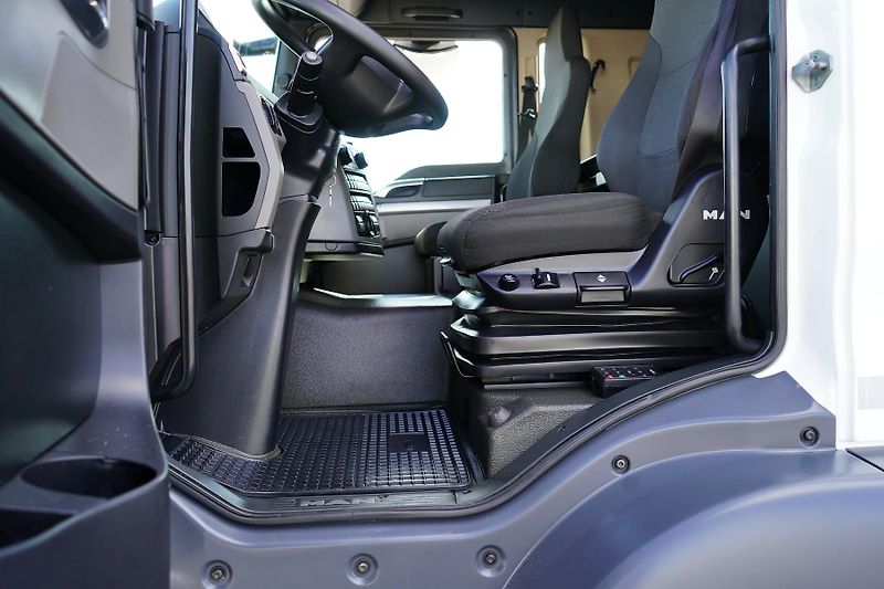 MAN TGM (2021) 18.250 / EURO 6 / CHŁODNIA + W - fotka 33 z 45