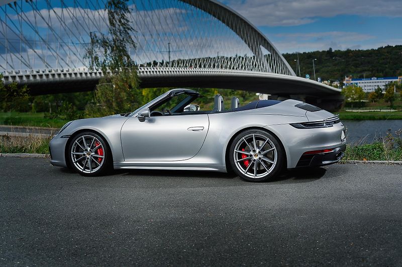 Porsche 911 (2023) - fotka 4 z 18