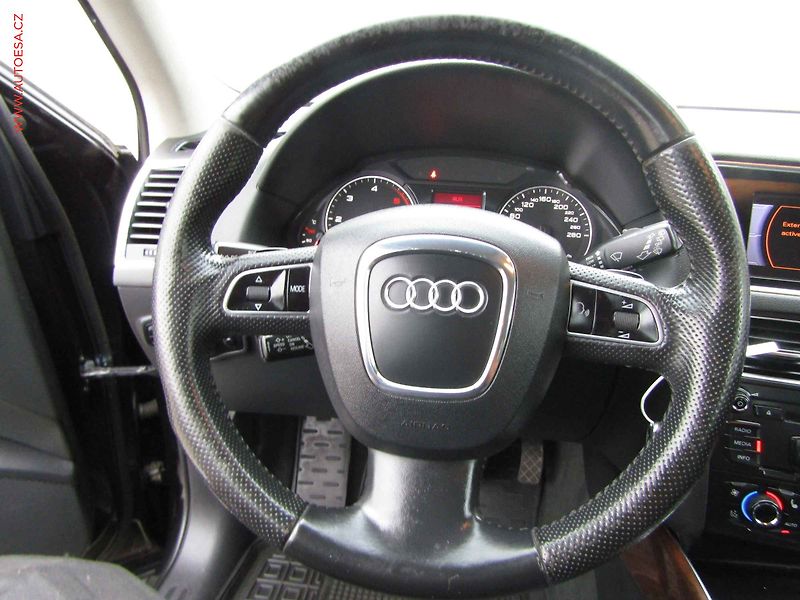 Audi Q5 (2012) 2.0TDi Quattro, AT, park - fotka 14 z 16