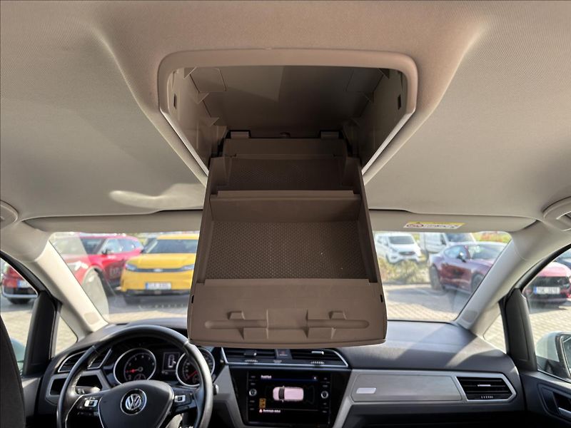 Volkswagen Touran 1,5 TSi Maraton Edition 7.Míst - fotka 20 z 47