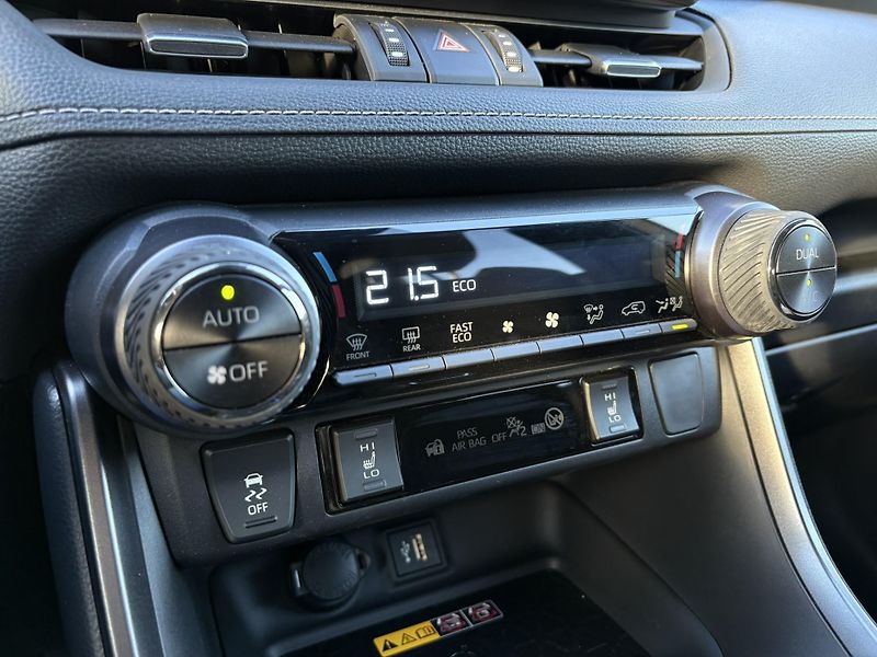 Toyota RAV4 2.5 HSD e-CVT AWD GR-Sport - fotka 22 z 25