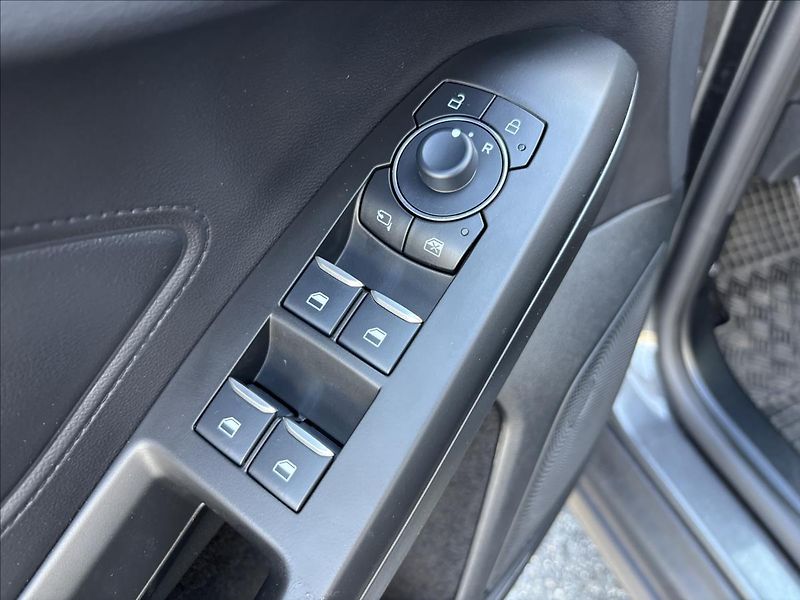 Ford Focus 1,5 EcoBlue 85kW TitaniumX AUT - fotka 19 z 38