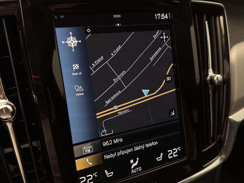 Volvo V90 CC D4 AWD MOMENTUM PRO  - fotka 35 z 47